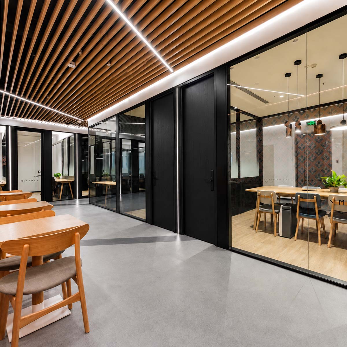 visual zoning result of a muscat office glass partition project