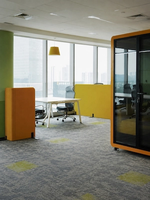 dubai office booth near workstations