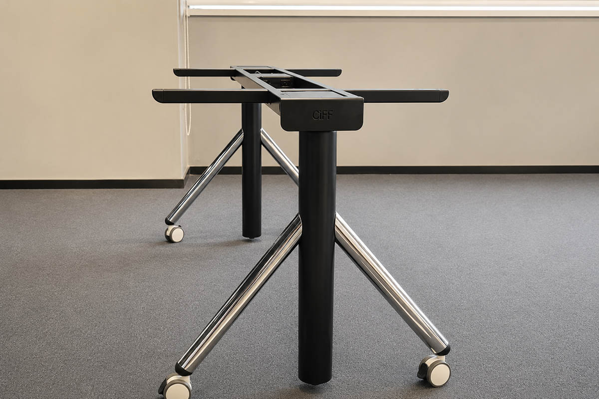 Mobile flip-top training table with folding top and caster base