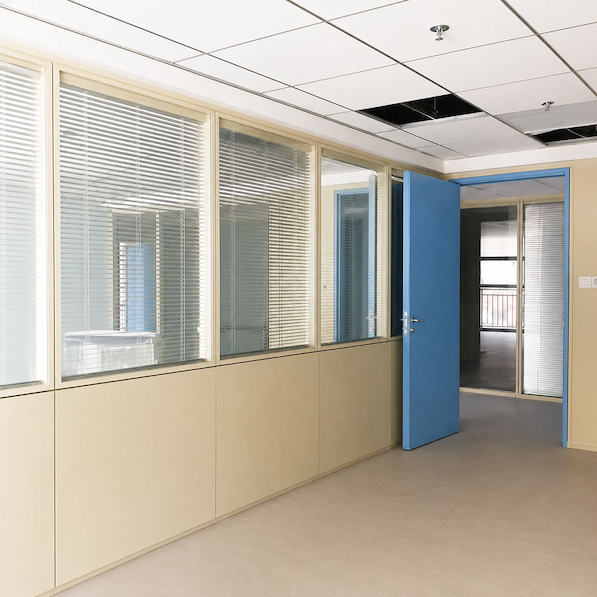 demountable partition wall with glass blinds and solid panels for evidence and document review before specification