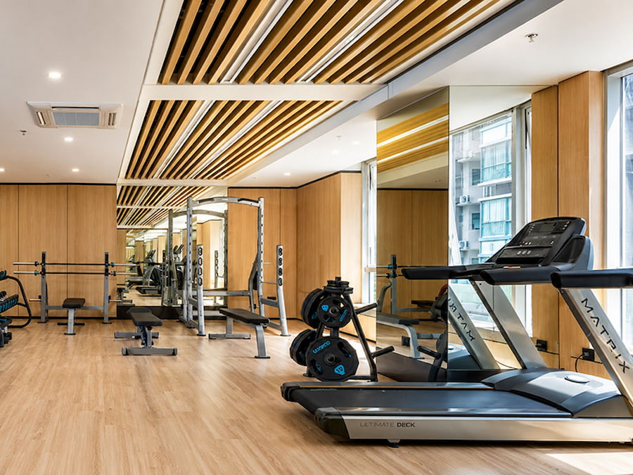 demountable wall and interior partition application in a commercial fitness space