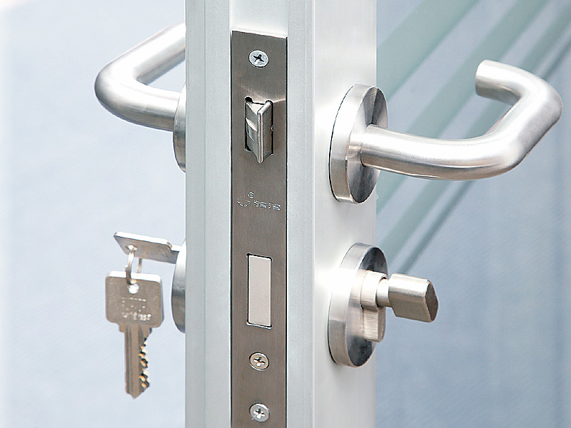 sg 100 framed glass door