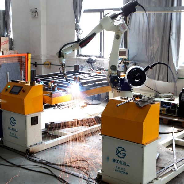 Automatic welding robot